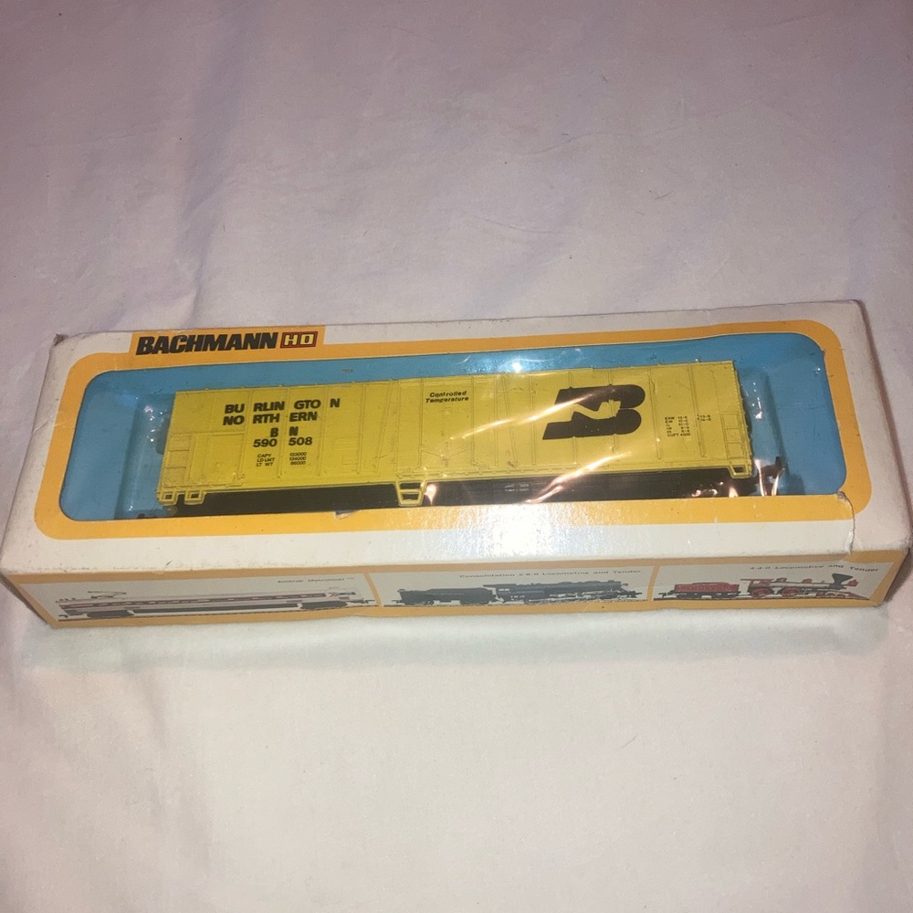 Vintage TYCO Ho Scale Burlington Northern Box Car